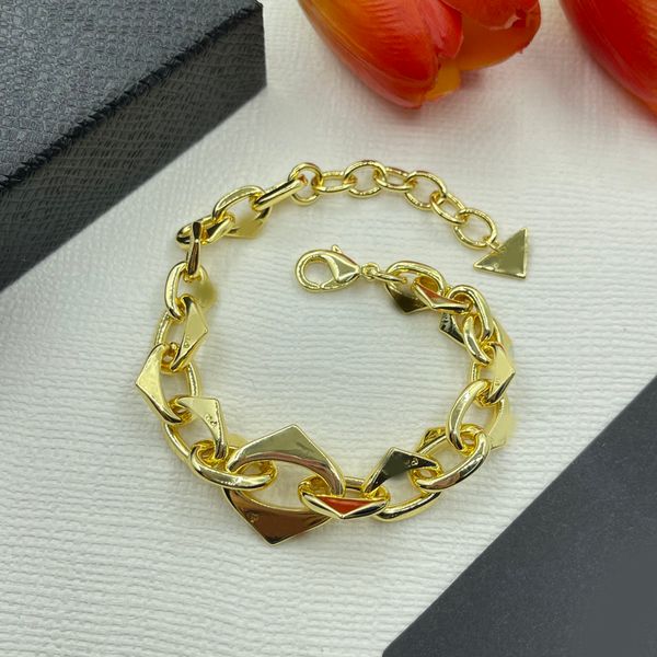 Pulseira de luxo letra de letra de triângulo Chain Charm Bracelet 18K Gold 925 Silver Plated Bangle Wrist para homens Homens Geometry Party Fashion Jewelry Gift