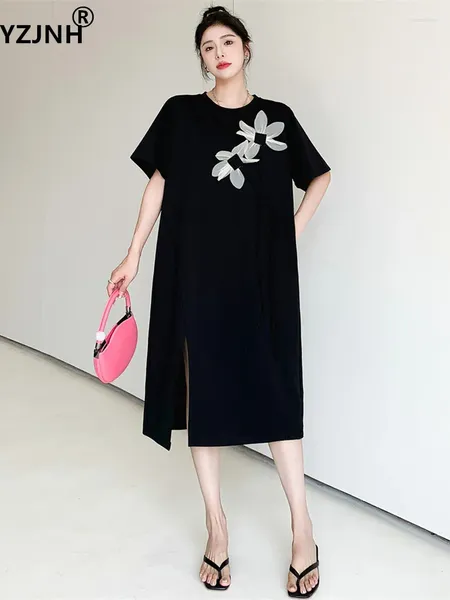 Partykleider yzjnh 2024 Sommer langes Kleid Frauen koreanische Ausgabe Lose 3D-Blumen-T-Shirt runden Hals aufgeteilt große Größe