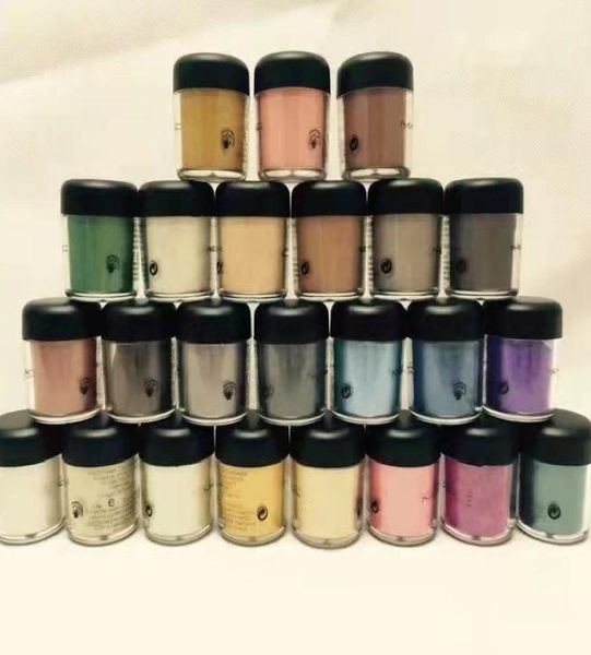 2021 Make -up -Mattpigment 24 Color Lidschattenpigmente 75 g losen Einzelschatten mit englischem Namen 12pcs7179844