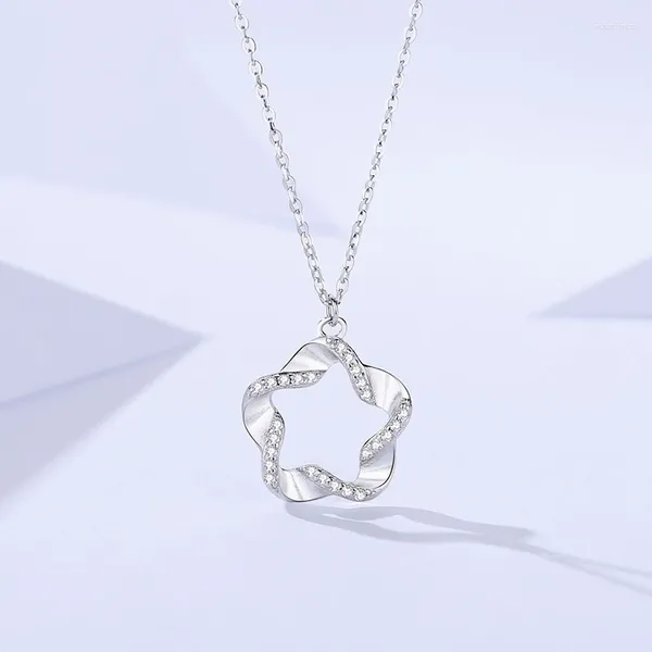 PENDANTI 925 Sterling in argento a cinque punte Collana a stella versatile Spegno semplice Anello Mobius Clavicle Chain Telut Floro Zircone Ciondolo