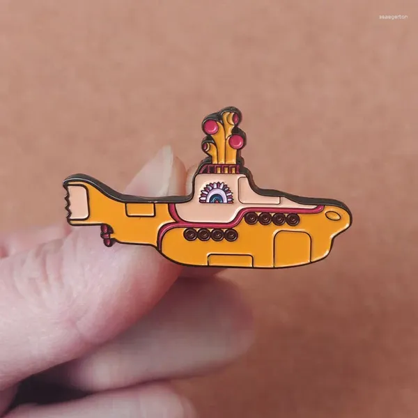 Бруши рок -группа эмалевые булавки желтые пароварки подводные лодки для подводной лодки, собирая значки лацка