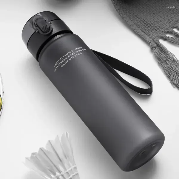 Bottiglie d'acqua glassata per studente bollitore con coperchio spaziale sportivo in plastica portatile per uomini e donne
