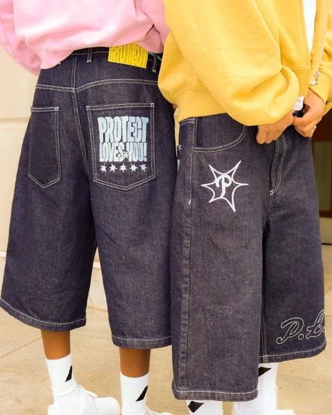 Pantaloncini y2k per uomini sciolti casual dritti jean hip hop punk jeans palestra maschi da donna estate strade nere pantaloni 240430