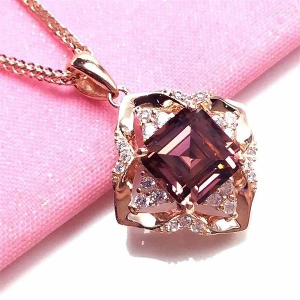 Ketten Halskette für Frauen mit 14 Karat Roségold eingelegtes Rubin -Rubin -Anhänger Exquisite Hochzeitsvergütung Schmuck Geschenk