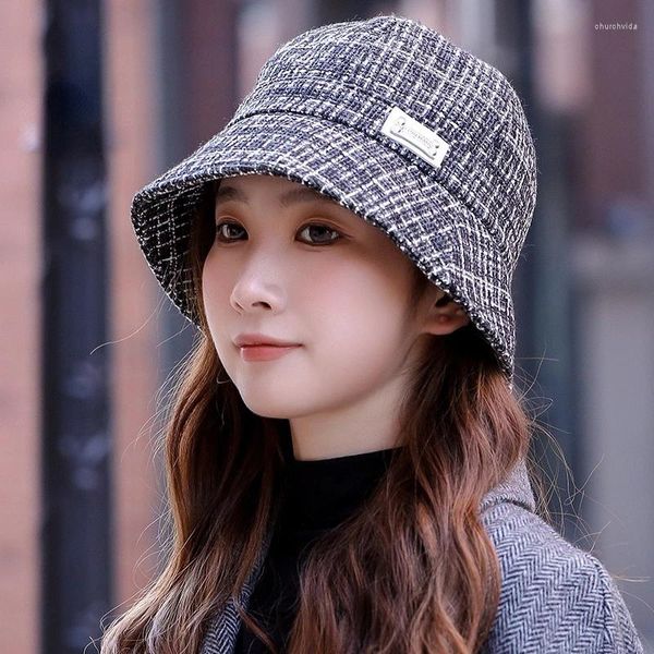 Berets Ladies High-End Plaid Basin Hut Herbst und Winter Koreaner Wildfischer Cap British Street Street Fashion Eimer Hüte