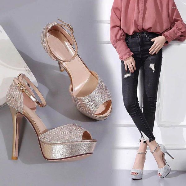 Kleiderschuhe 2024 Sommer Sexy Nachtclub Frauen Fisch Mund Wasser Diamant High Heels wasserdichte Plattform mit Sandalen