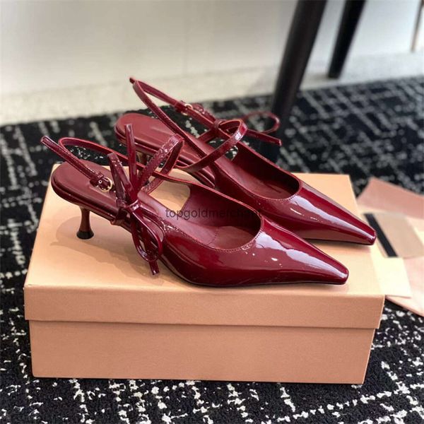 Designer High Heels Miui Sandalen Frauen spitz Lack Fashion Leder Fein Absätze nackte Farbe sexy professionelle Hochzeitsfeier Damen Schuhe Luxus