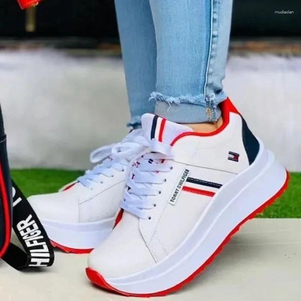 Casual Schuhe 2024 Frauen Sommer PU Leder Mode Schnürsengnee-Keildesigner dicker alleiniger Anti-Rutsch vulkanisiert