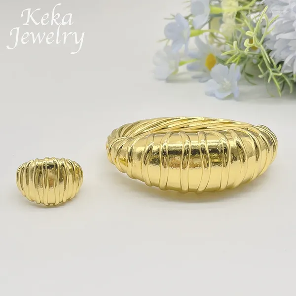 Brincos de colar Set Luxo Alemanha Alemanha 22K Jóias anel de pulseira de mulheres anéis Acessórios Concorre
