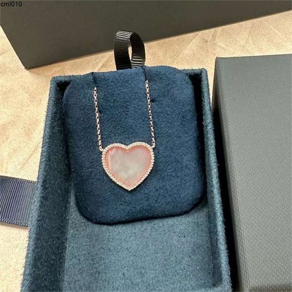 LUSSO un marchio Love Heart Designer Collane a pendente Canno femminile Parl Elegante Pink Hearts Diamond Book Moissanite Catena Collana Gioielli W4HK W4HK