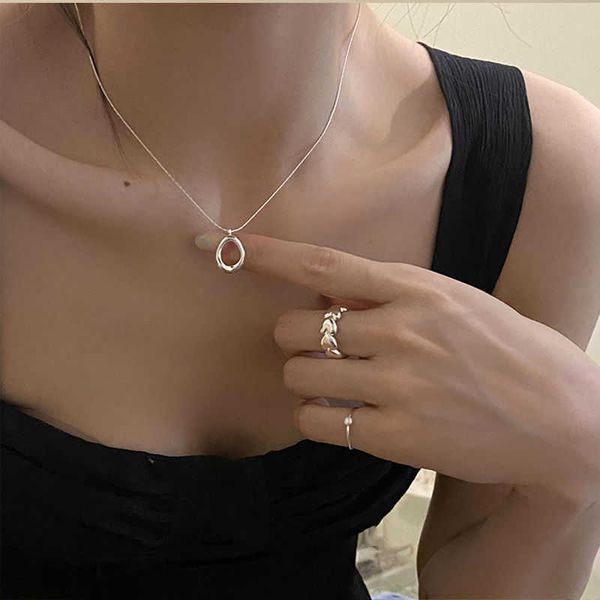 Nicchia leggera di nicchia irregolare INS Acqua caduta di acqua cravatta in argento sterling 2023 Nuovo regalo Minimalist Clavicle Chain Best Friend