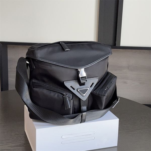 Designer bolsas de corpo transversal bolsas de peito Moda Mulheres mensagens de nylon bumbag Bolsa de mensageiro Fanny Pack Bolsa clássica Bolsa de trabalho estilo de trabalho