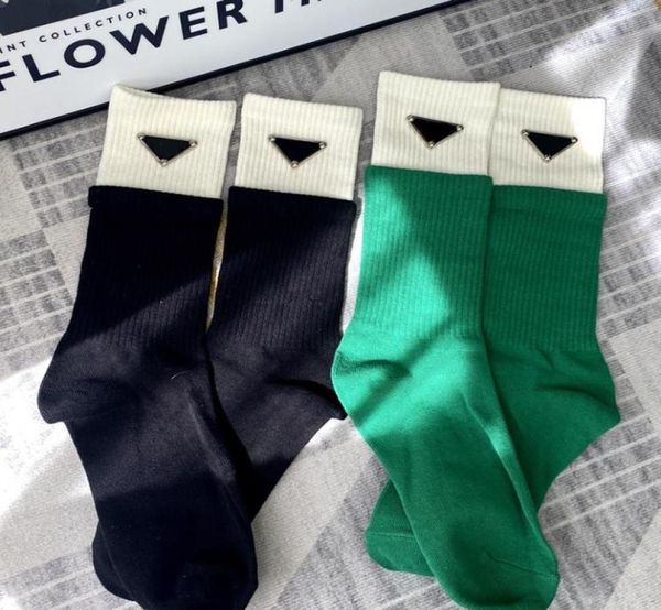 High Street Women Socks 2 Farben Persönlichkeit Designer Strumpfweingeschenk für Mädchen Luxusstrümpfe Baumwollsock9271375