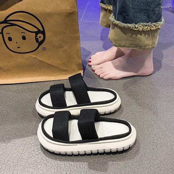 Отсуть обувь корейская версия минималистских и модных тапочек для женских летних толстых поддержанных против скольжения. Повседневная универсальная сандалии