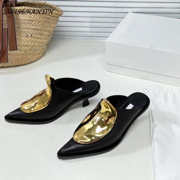 Pantofole decorazioni in metallo vera in pelle da donna a metà punta di gattini slip sulle scarpe da muli 2024 Slide feste estive primaverili