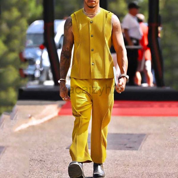 Erkek Trailtsits Streetwear İlkbahar/Yaz Moda Sarı Düğme Tank Top Pantolon İki Parçalı Sıcak Erkekler Moda Düz Renk Moda Seti Moda Seti