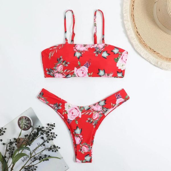 Moda de banho feminina Sexy Red Floral Thong Bikinis Terreias femininas Praia Nada de banho Arma de banho Bathing Bikini Set Pool 2024