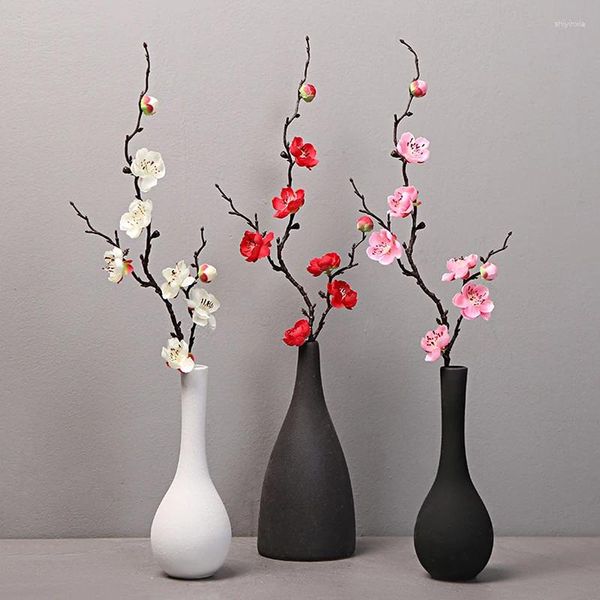 Flores decorativas Plum artificial Blossom estilo chinês pequeno inverno Floras de flor Ramo de seda decoração de sala de estar