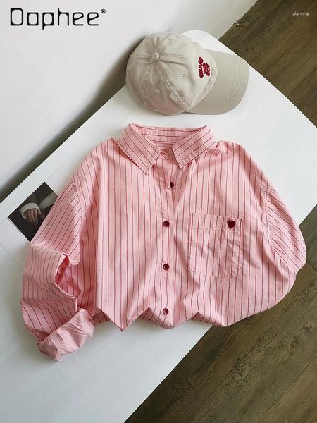 Frauenblusen Retro Liebe gestickte Polo -Kragen Top Frühling koreanischer Stil Lose Kontrast Farbe Pink gestreiftes Langarmhemd für Frauen