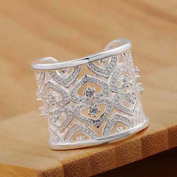 Ringos de cluster Preço da fábrica Silver cor anel de casamento jóias cristal retro masculino charme de design lindo marcado H240504