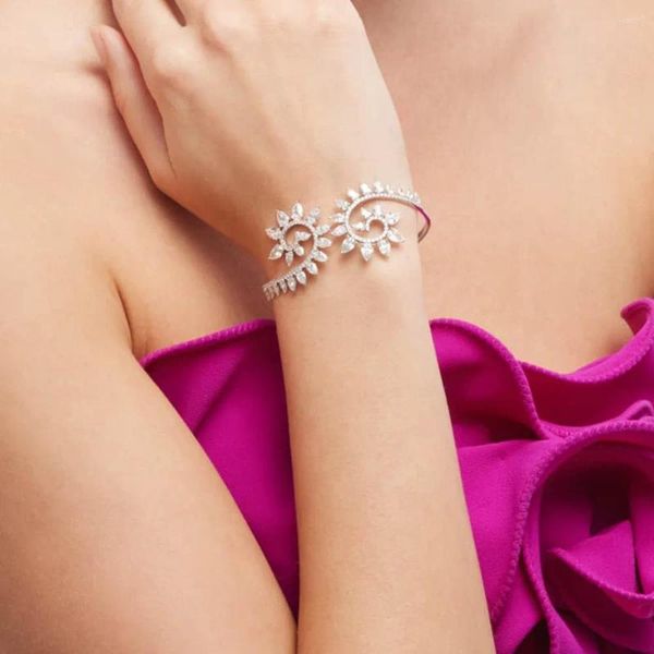 Bangle Xsbody Elegante Zirkon Blume Open Armband Handaccessoires Luxusdesigner Hochzeitsmanschette Kette für Frauen