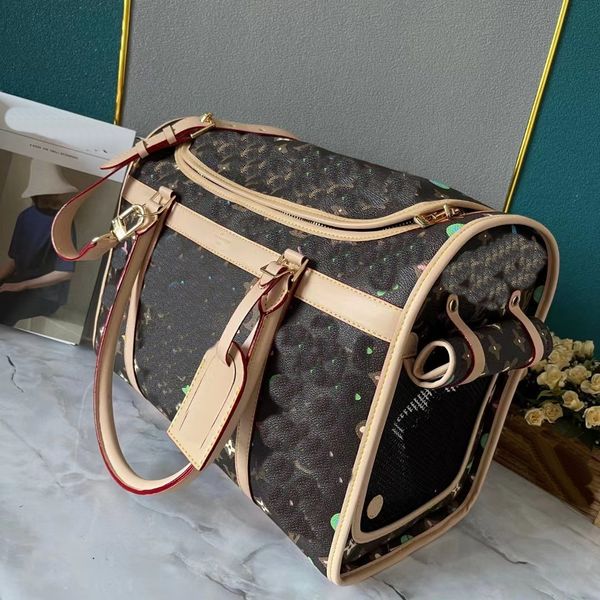 Orijinal Sipariş 10A M42021 Yeni Model Gelecek Pet Kutusu Dikdörtgen Köpek Kafesi Havalandırma Net Soylu Uygunluk Orijinal Fabrika Old Flower High-End Bag Tasarımcı Çanta