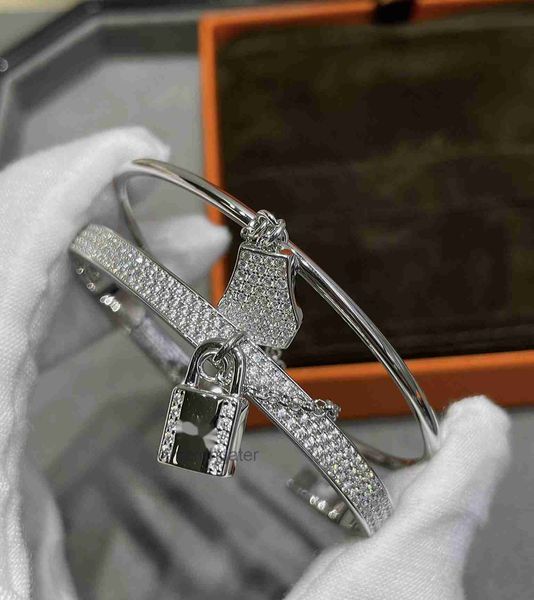 Top Luxury HRMS Designer Armband Neue Mode einfache und frische Style Lock Head Key Full Diamond Opening Womens Armband Original 1to1 mit Box