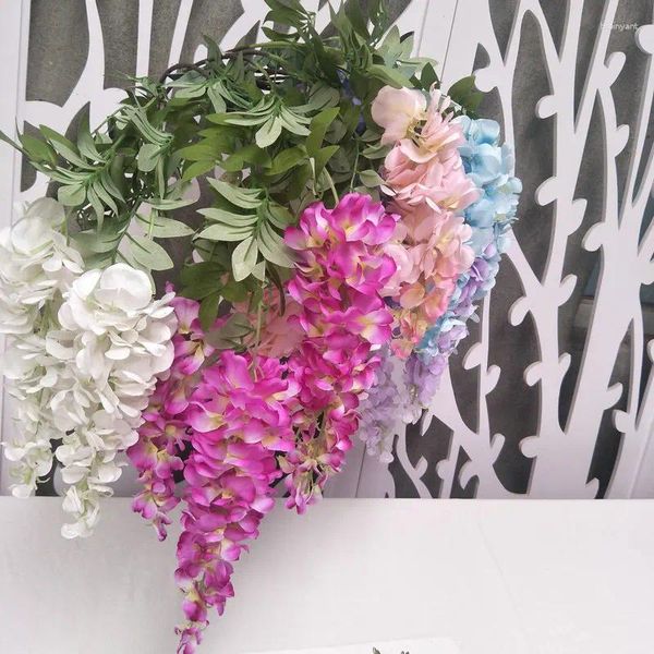 Flores decorativas simuladas com teto de flores de três pontas de floresta de teto de teto de casamento tiras de decoração de feijão multicolorido