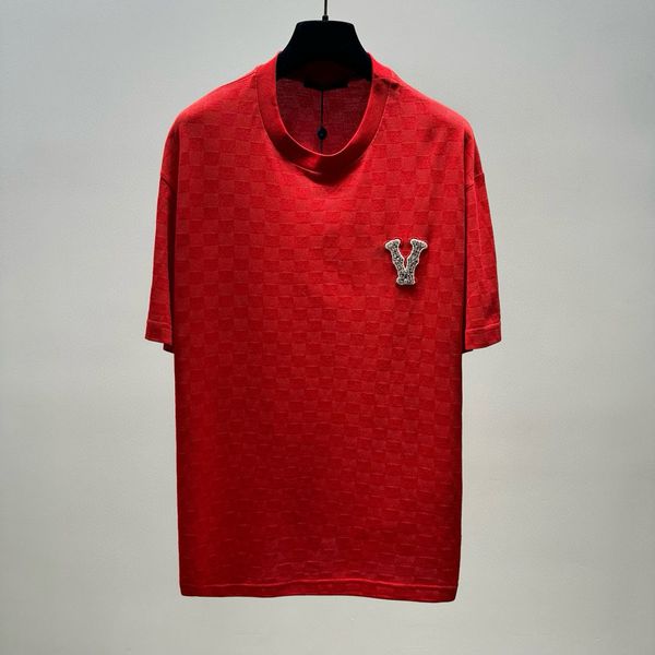 T-shirt rosso 2024SS con ricami con lettere logo e dimensioni di euro applique