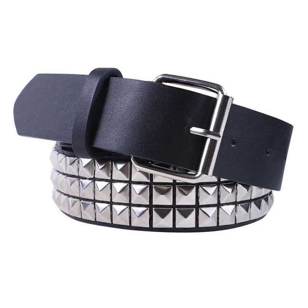 Accessori Shining Pyramid Fashion Rivet Belt con cintura punk rock cintura maschi e femmina fibbia nera Rhinestone Rivet J240506