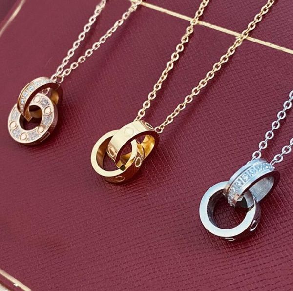 High Edition Designer clássico pingente de amor Colar feminino Mulheres Golden Aço inoxidável Colar de moda Fashion Circle Pingnder Double Loop Charms