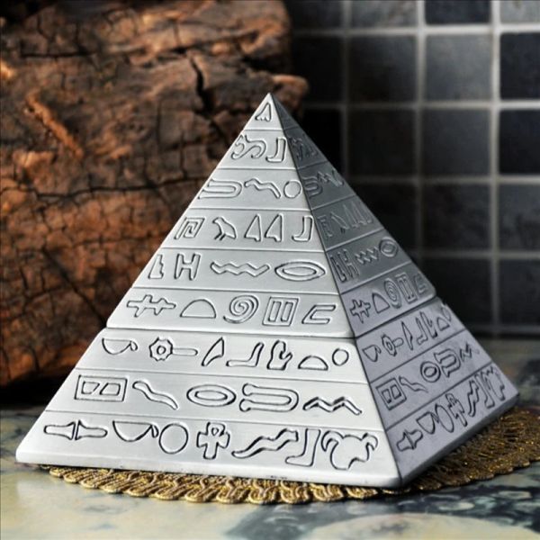 Ausrüstungen Pyramid -Aschenbecher -Epoxidharzform Rauchspeicherbox