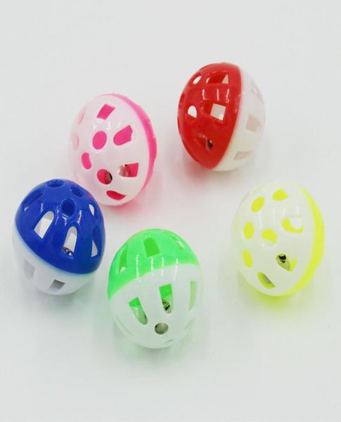 Haustierspielzeug hohle Kunststoff -Haustier -Hund -Katze Buntes Ballspielzeug mit kleiner Glocke Liebenswerte Glocke Stimme Plastik Interaktiver Ball Klingel Welpe PL7031717