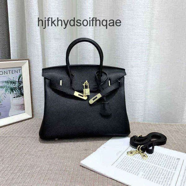 Tote Ladies Classic Luxury Handheld Bags Banking Rkinbir 2024 Lichchee Woman Totes Bolsa de Grain ombro de couro Classic Women E7IU