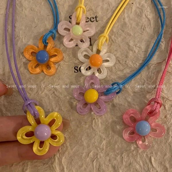 Colares pendentes dopamina menina colorida colar pequena colar de flores para mulheres no verão Design exclusivo de colarinho de colarinho de colar