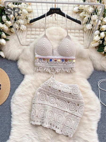 Arbeitskleider Singreiny Strick Bikini zweiteils Set Frauen Sommer Rückenless Quasten Pailletten Camisole Minirock Retro Fashion Urlaub Strandanzug Anzug