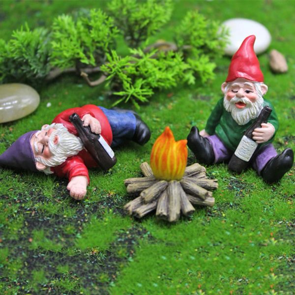 Dekorationen 1pc Fairy Garden betrunkene Gnome Miniatur -Ornamente Set Mini Zwerg Lagerfeuer Statuen für Pflanzgefäß Flowerpot Decor Accessoires