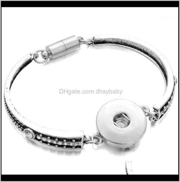 Charm Mücevher 18mm Snap Düğmeleri Bilezik Bütün Çiçekler Oyma Kadınlar İçin Vintage Manyetik Bilezikler Erkekler PTU7R8647419