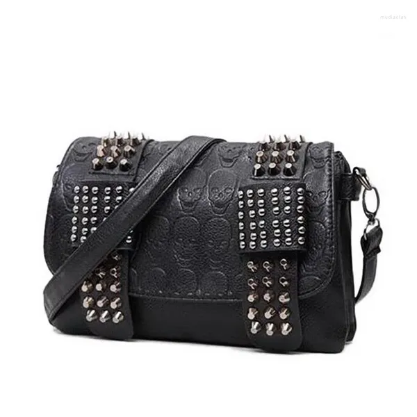 Umhängetaschen 2024 Sommer Schwarz Nieten Frauen Bag Ladies Pu Lederschädel Punk Style Crossbody für Ketten Messenger