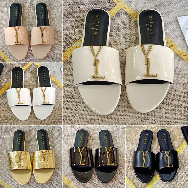 Y+5+L Tasarımcı Slides Slippers ayakkabı sandaletleri ile kutu eğitmenleri kaydırıcı kaydırıcı kadın siyah beyaz kırmızı patent deri bandı metal mektup moda plaj erkek kadın örümcek