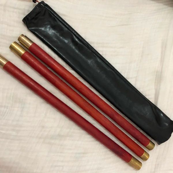 Schroevendraaiers Red Africanpadauk Taiji Sticks de artes marciais de artes marciais.