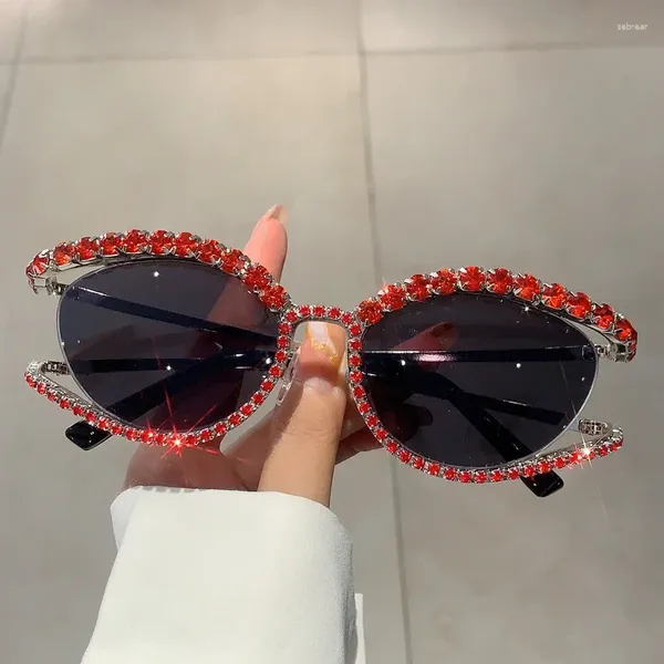 Sonnenbrille 2024 Katzenauge für Frauen stilvolle Vintage -Strass -Steine Ovale Farbtöne Ins Trendy Design Lady Eyewear