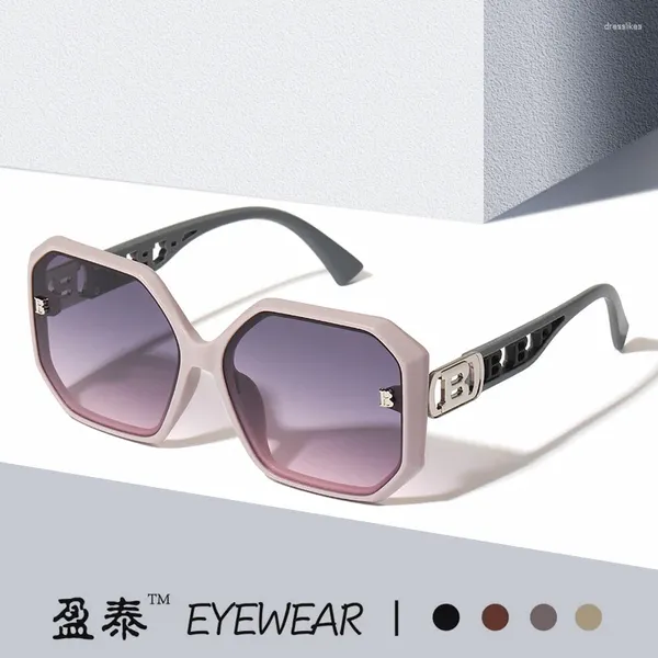 Güneş gözlüğü 2024 Kare Kadın Kızlar Serin Açık Gölgeler Gözlük Mektubu Marka Tasarımcısı UV400 Parti Güneş Gafları Gafas
