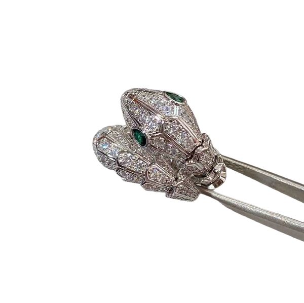 2024 Anello a banda punk di qualità di lusso con diamante scintillante e colore verde ha la scatola dei francobolli PS4473A Q2