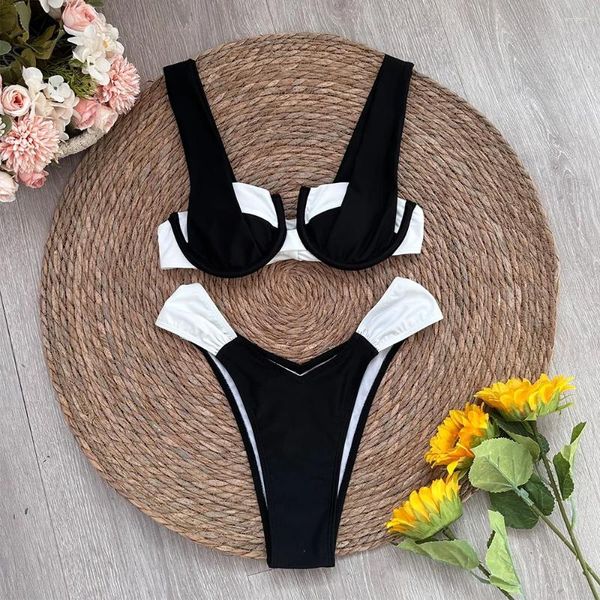 Costumi da bagno femminile sexy micro bikini 2024 Donne black Halter Halter Push Up Badded Thong Swimsuit Female tagliata abito da bagno Biquo Swim