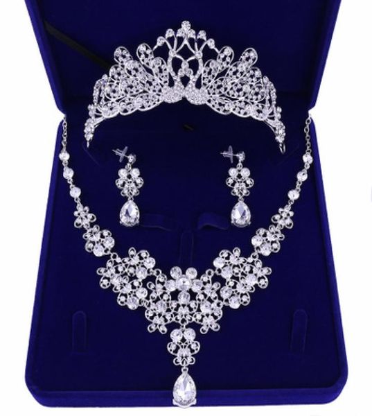 Jóias de noiva de casamento TiaranecklaceEarrings Conjunto de colar de diamante coreano Tiara Wedding Acessórios de casamento Whole7441375