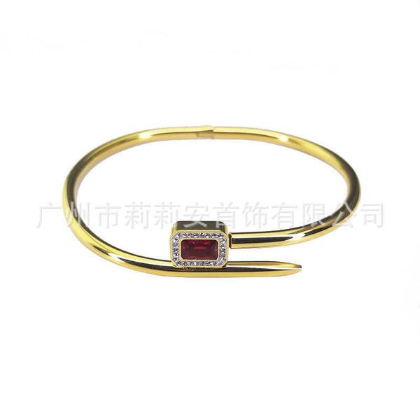 Personalisiertes Nagelarmband Gold-plattierte personalisierte Design rot Diamant modischer Stil mit Karren Originalarmbändern