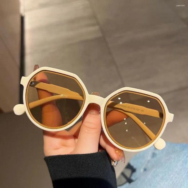 Sonnenbrille Reisnagel Square-Gradientenfarbe für Frauen Trend Anti-UV Retro