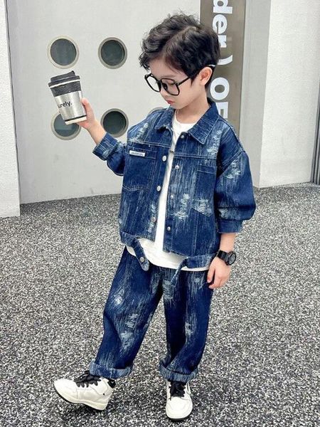 Set di abbigliamento set da ragazzi primavera e jeans autunni belli alla moda alla moda a due pezzi gruppi di vestiti per bambini di pantalone