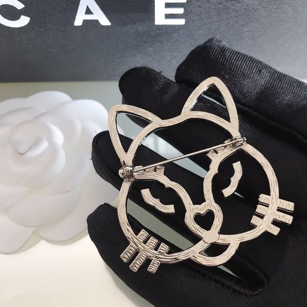 Designer de marca New Cat Brooch Boutique 925 Silver Plated charmost girl broche de broche de alta qualidade Broche de diamante com caixa para festa de aniversário